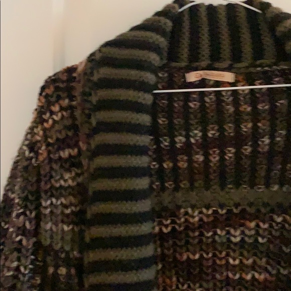 Vest - Picture 2 of 5